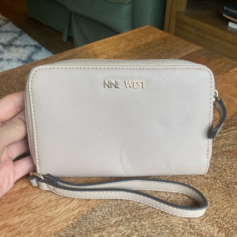 Nine West Nude Wristlet NWOT